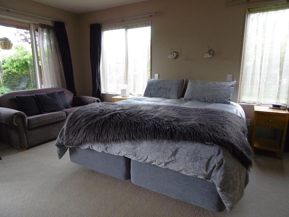 Blue Ridge Studios And Bed & Breakfast Те Анау Екстериор снимка