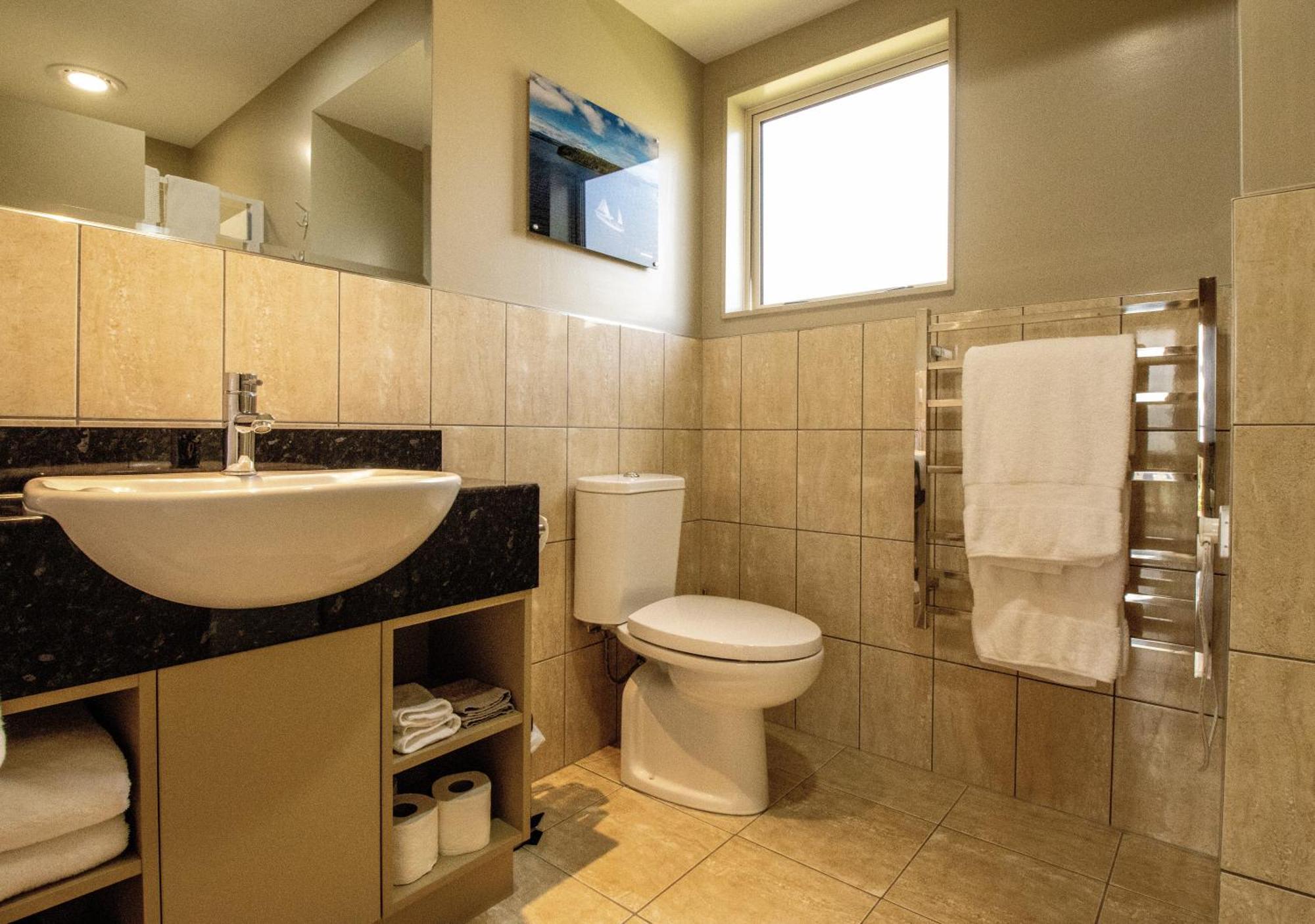 Blue Ridge Studios And Bed & Breakfast Те Анау Екстериор снимка