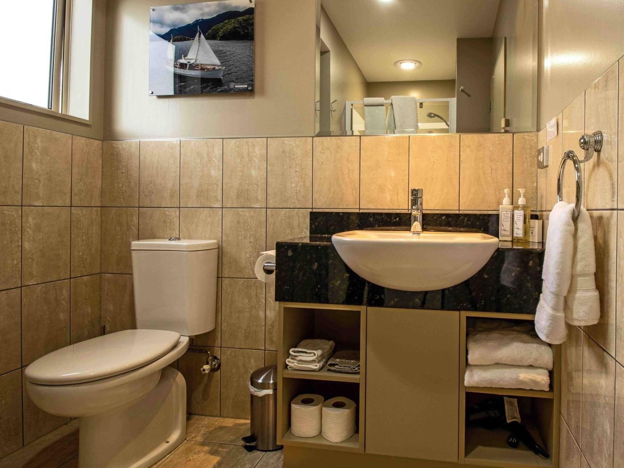Blue Ridge Studios And Bed & Breakfast Те Анау Екстериор снимка