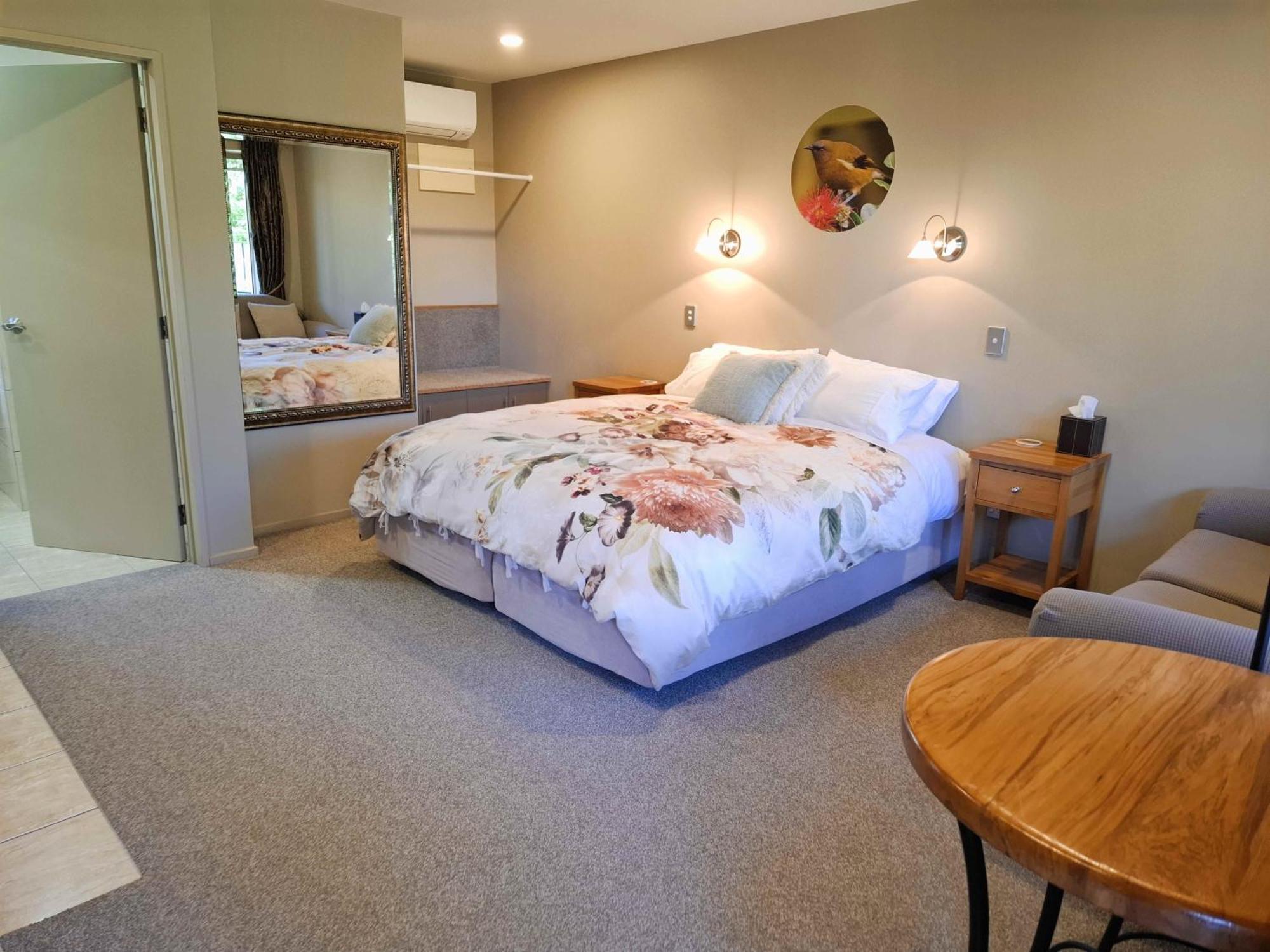 Blue Ridge Studios And Bed & Breakfast Те Анау Екстериор снимка