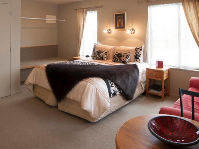 Blue Ridge Studios And Bed & Breakfast Те Анау Екстериор снимка