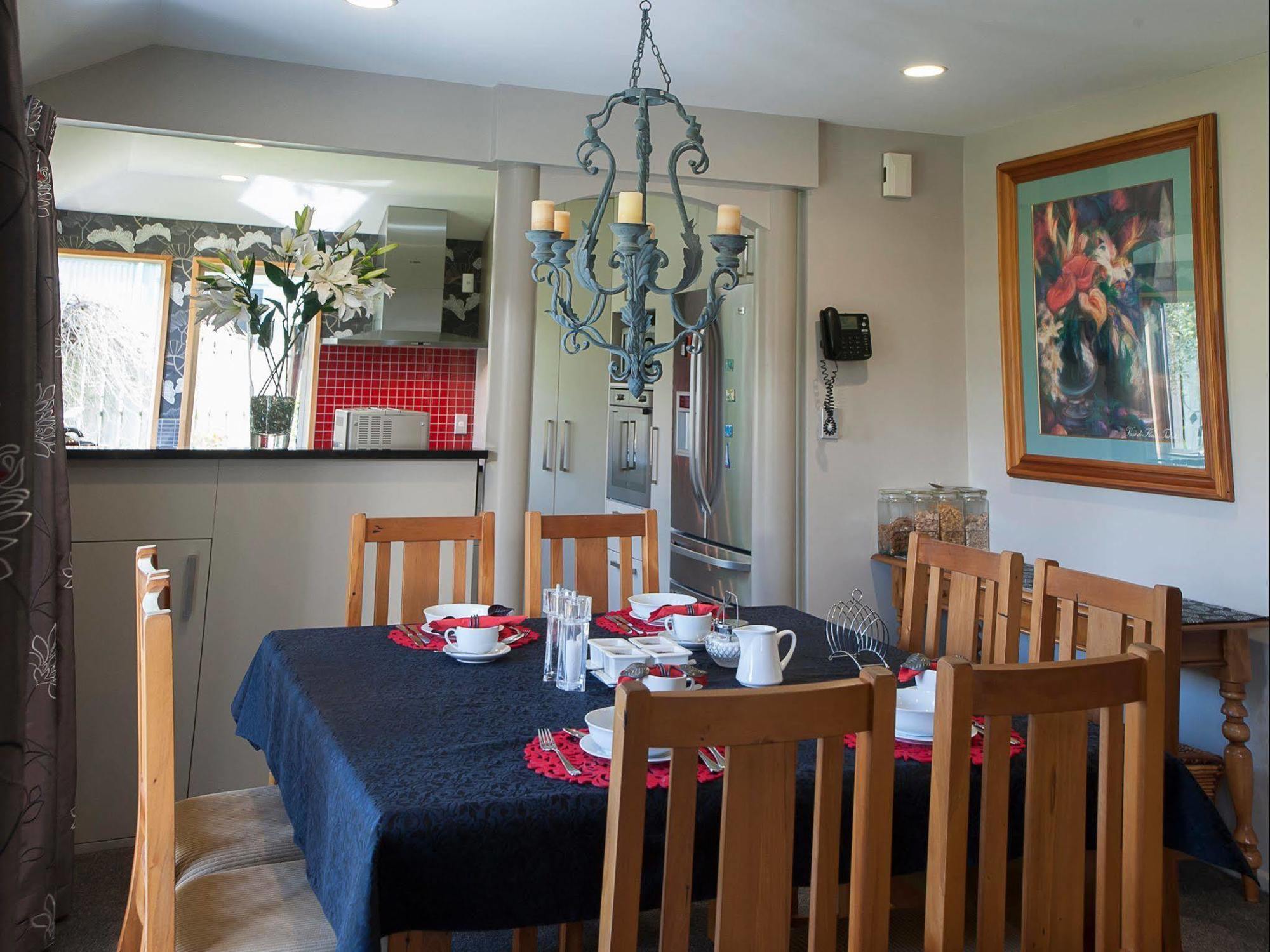 Blue Ridge Studios And Bed & Breakfast Те Анау Екстериор снимка